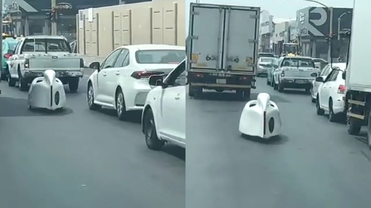 سيارة غريبة تجذب الأنظار بشوارع المملكة.. فيديو