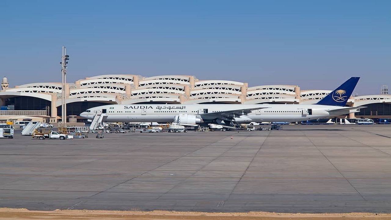 تعديل أسعار مواقف مطار الملك خالد بحد أقصى 130 ريال لليوم