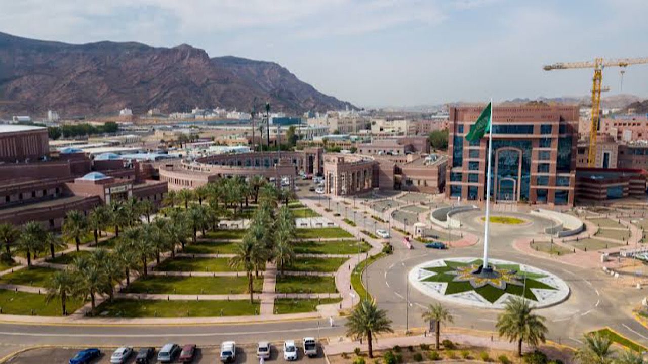 جامعة طيبة تعلن بدء القبول لمرحلة البكالوريوس للعام الجامعي المقبل
