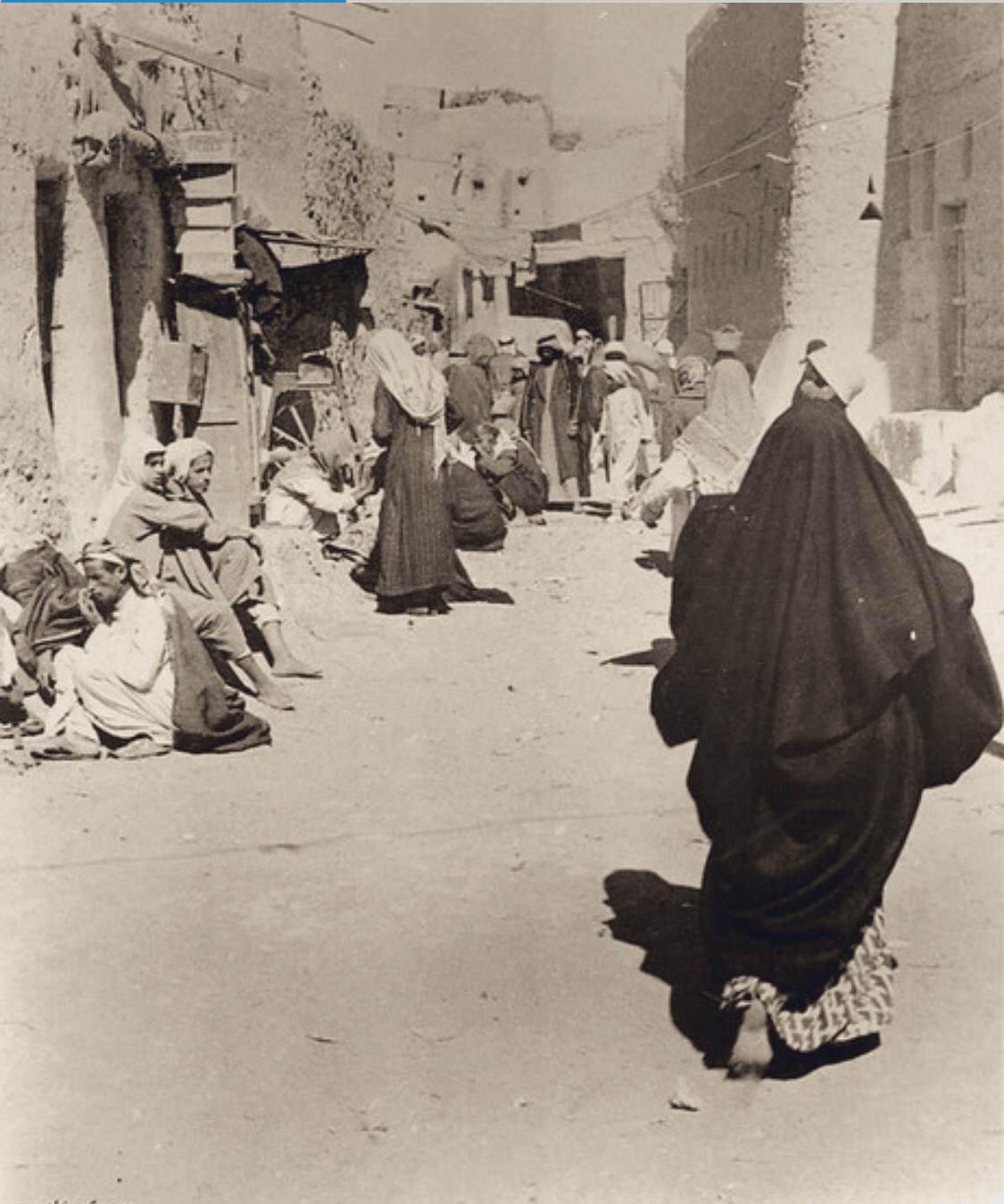 صورة نادرة للمعيقلية قبل 92 عام