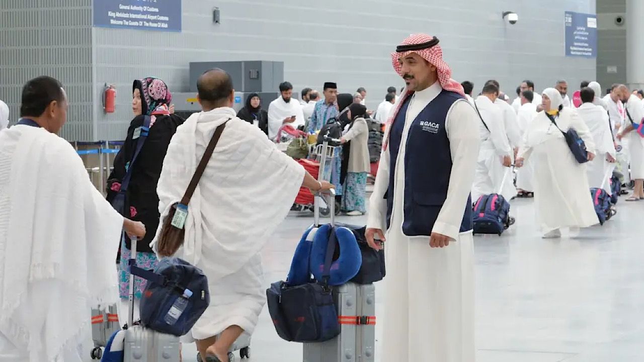 مطار الملك عبدالعزيز في ⁧‫جدة‬⁩ يكمل جاهزيته لتوديع 1.1 مليون حاج .. فيديو