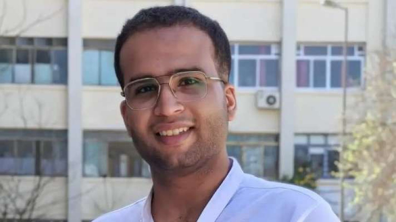 باحث مصري يفجر اكتشاف جديد في علاج الأورام السرطانية خلال عشر أيام