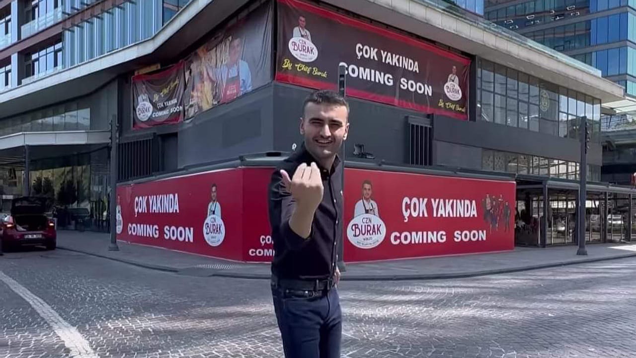 الشيف بوراك عائد من جديد بمطعمه الوحيد في اسطنبول .. فيديو