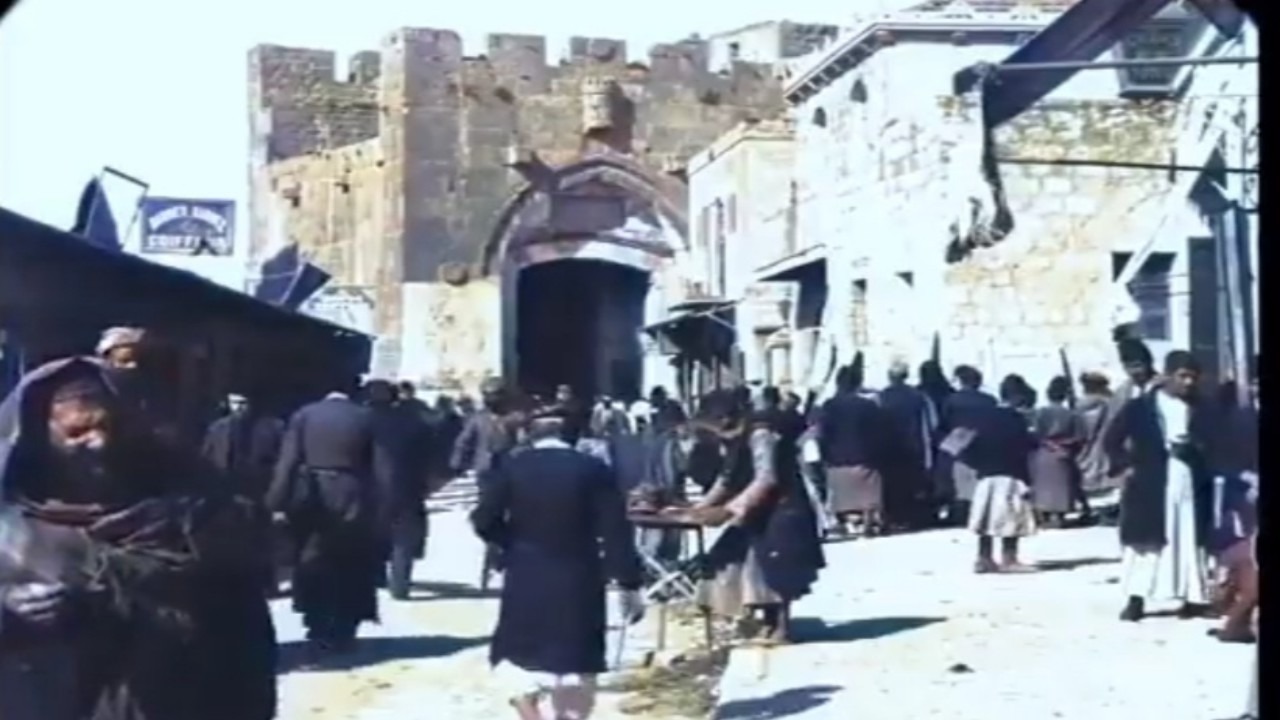 مشاهد نادرة من القدس قبل 123 عام.. فيديو