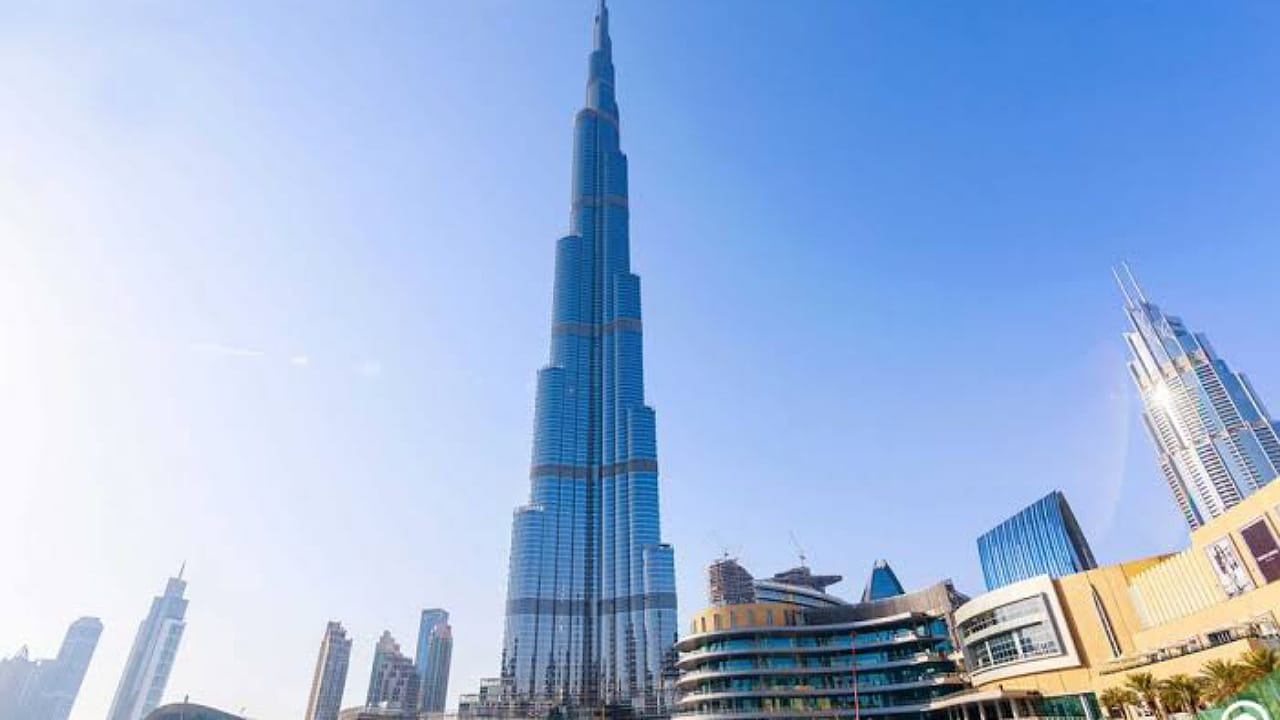 الكشف عن تكلفة ومدة بناء أكبر برج في العالم برج خليفة .. فيديو