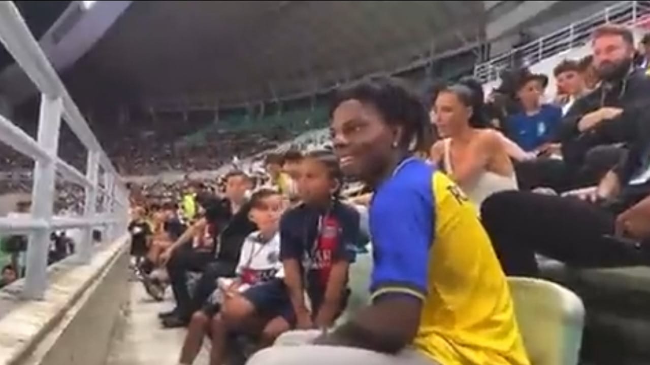 كيم كارديشيان تسأل ابنها عن حضور مباراة لمبابي في السعودية و سبيد يرد عليها.. فيديو