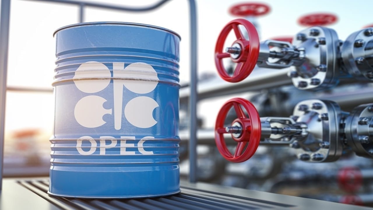 محلل اقتصادي: النفط مشكلة أزلية وهناك صراع بين العرض والطلب