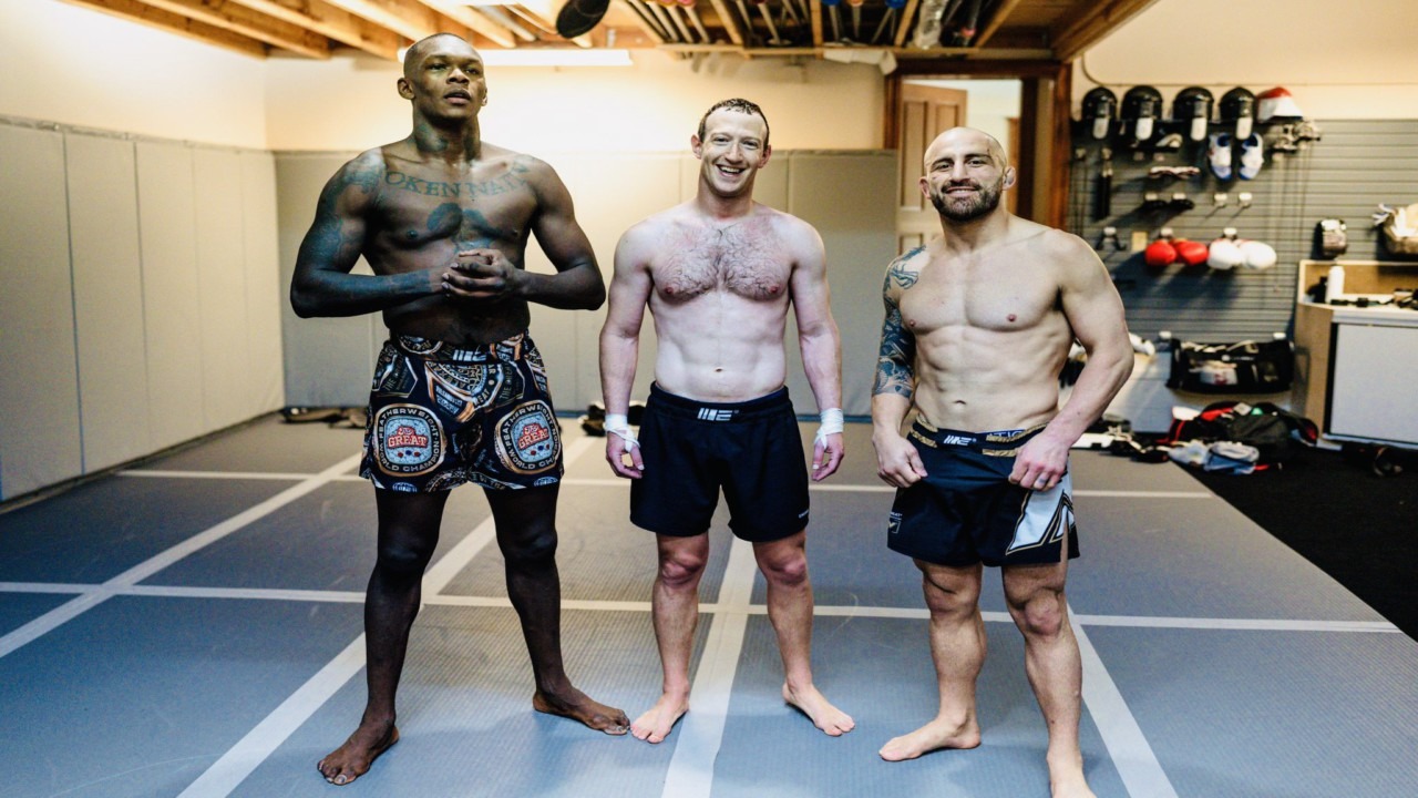 مارك يتدرب مع اثنين من أبطال UFC استعداداً لمعركته مع إيلون ماسك.. فيديو