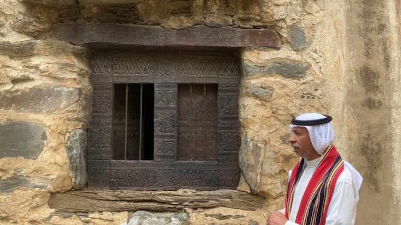 إعادة تنظيم مباني قرية الموسى لتحاكي الموروث التاريخي الأصيل بالباحة .. فيديو
