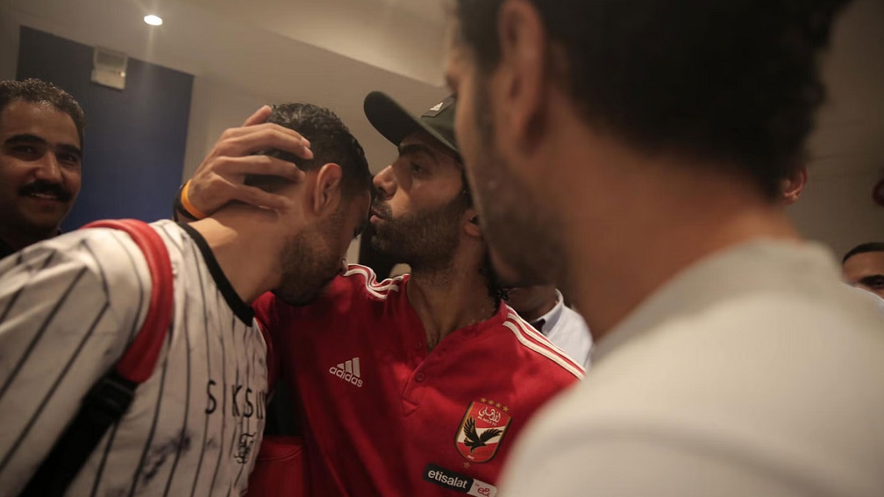 إيقاف وتغريم لاعب الأهلي المصري مباراتين بعد صفع الشيبي