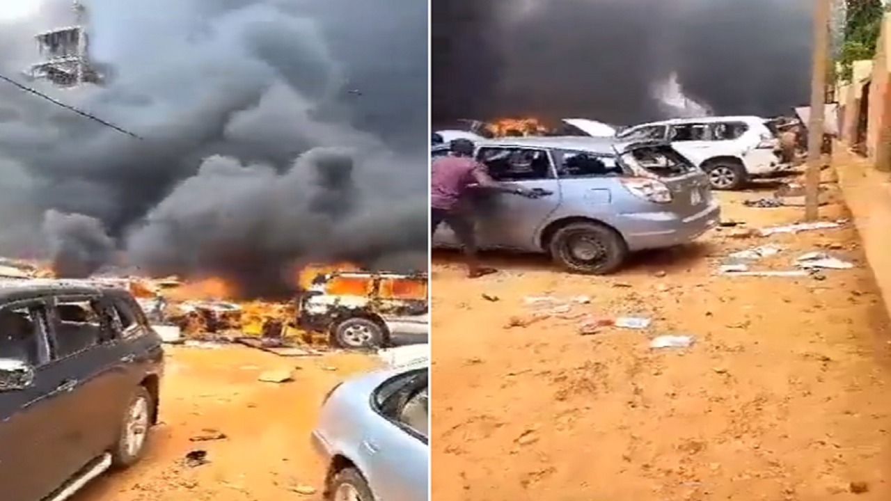 حرق سيارات سياسيين في النيجر انتقاما منهم.. فيديو