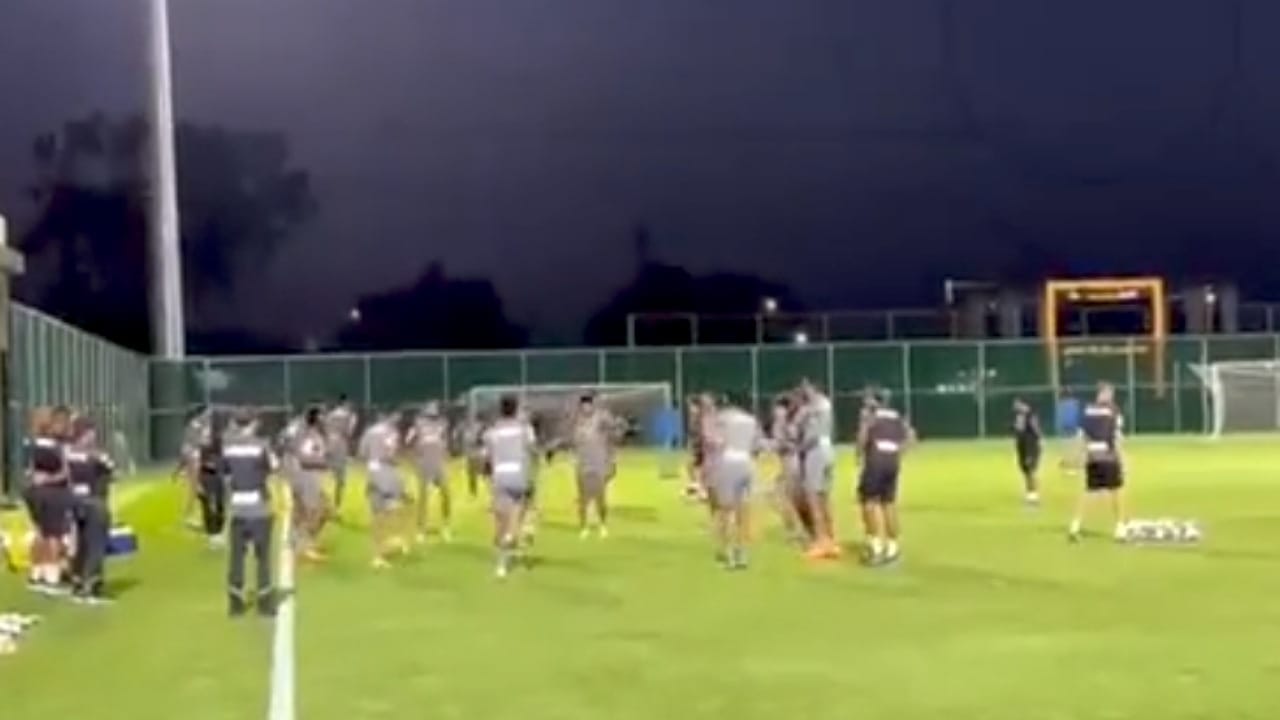 لاعبو الهلال يؤدون الحصة التدريبية الأخيرة استعدادًا لمواجهة الشباب.. فيديو