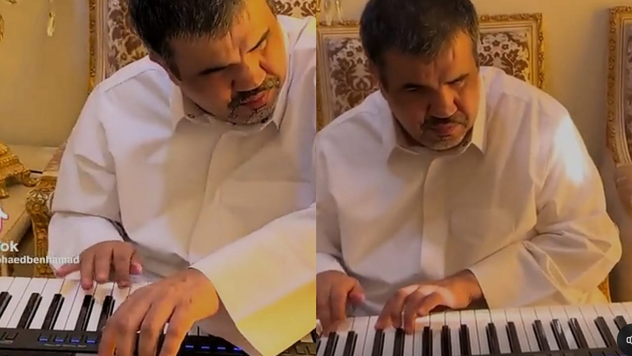 الملحن القطري محمد المري يعزف الأغنية الوطنية الله البادي .. فيديو