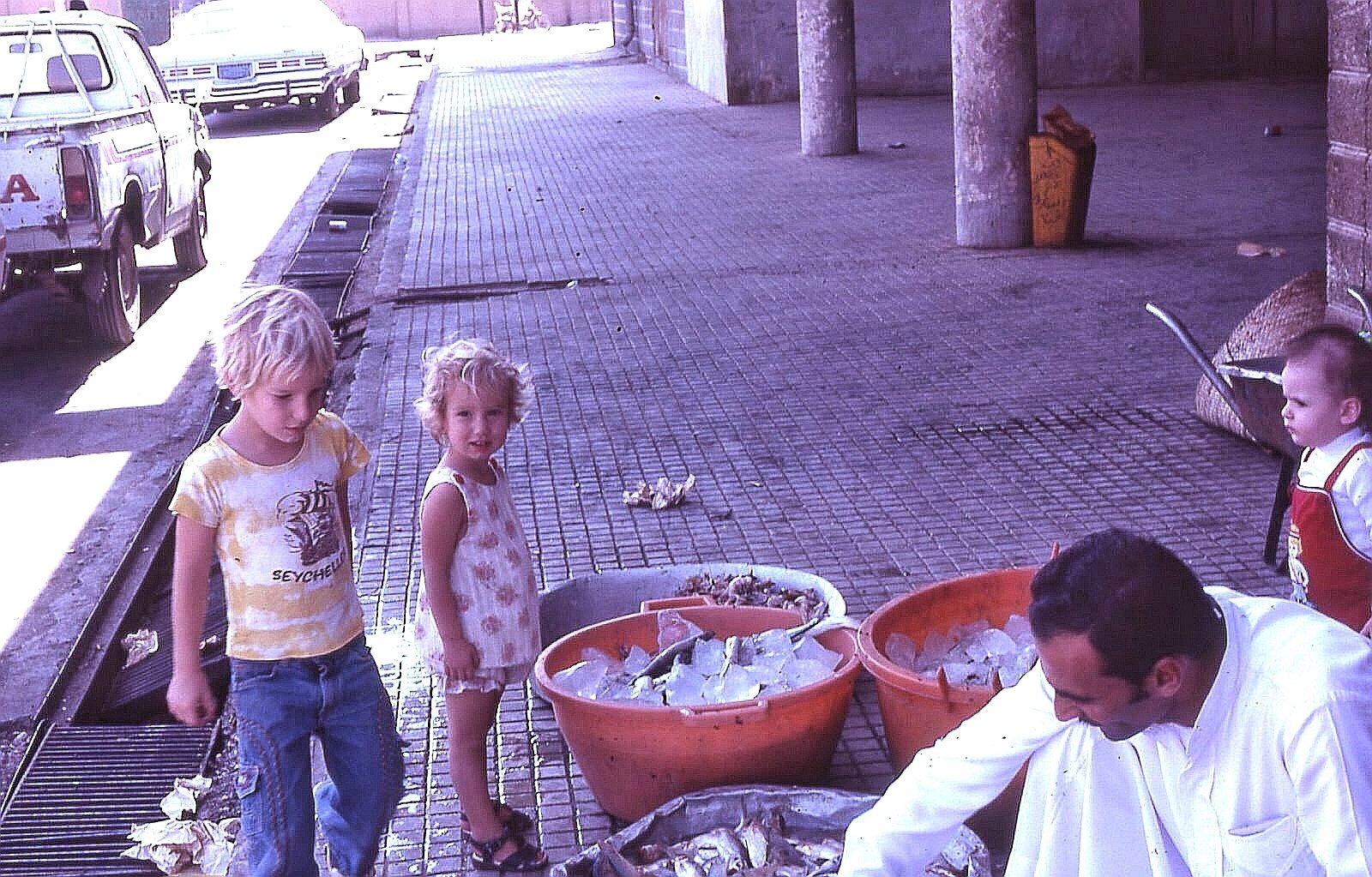 لقطة من سوق السمك قبل 50 عام