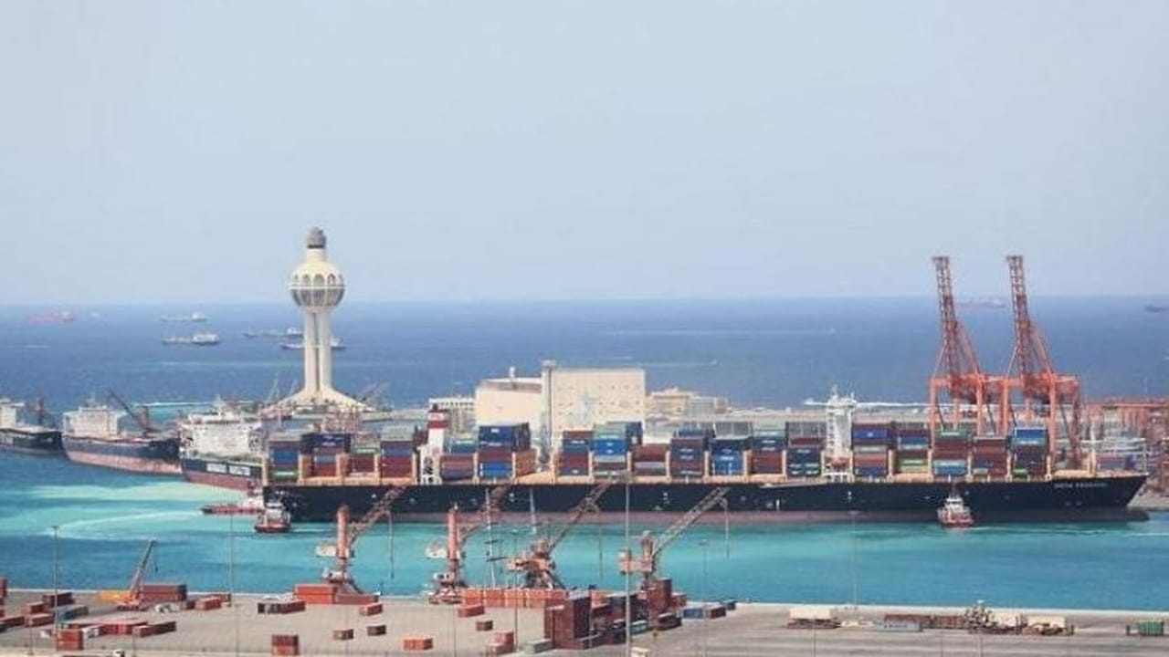 ميناء جدة الإسلامي يستقبل أكبر سفينة حاويات في تاريخ الموانئ