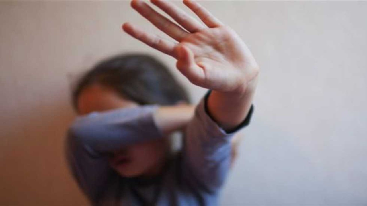 عامل رعاية يعتدي جنسياً على 91 طفلة