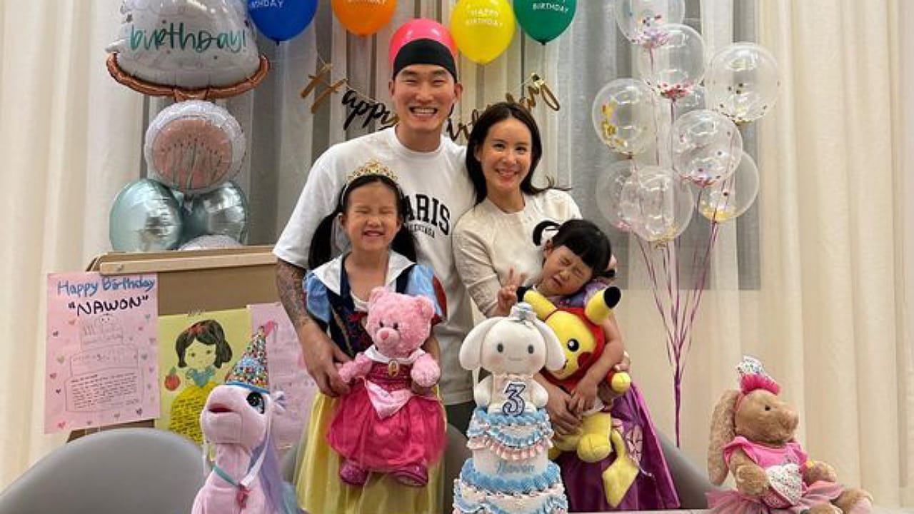 لاعب الهلال جانغ هيون في أحدث ظهور له مع عائلته