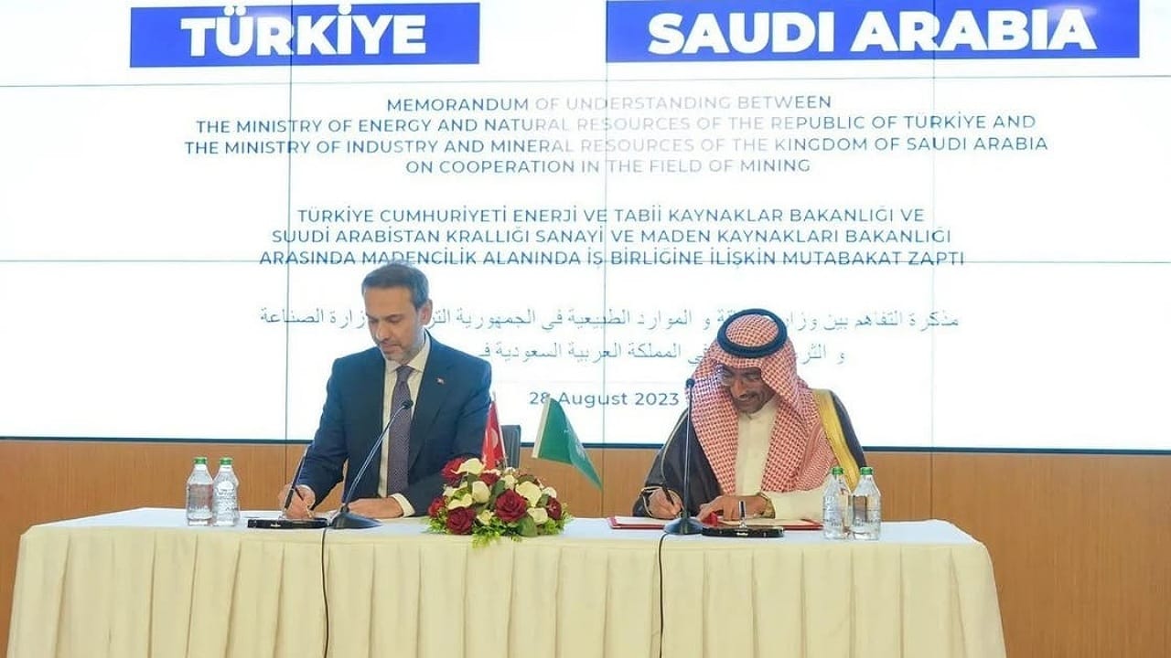 السعودية وتركيا يوقعان اتفاقية للتعاون في قطاع التعدين