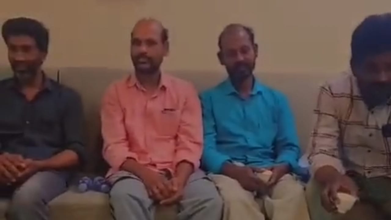 شاب يكتشف أن له إخوة هنود بعد وفاة والده .. فيديو