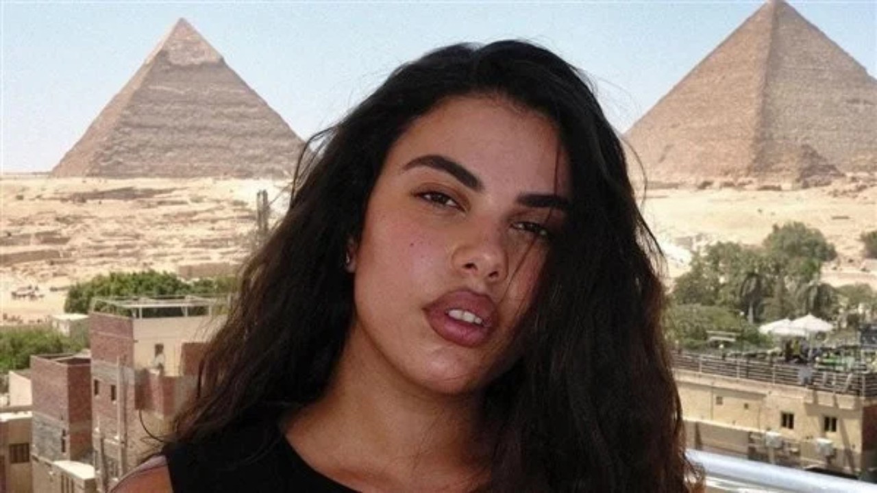 طرد عارضة أزياء إسرائيلية من فندق مصري بعد اكتشاف جنسيتها