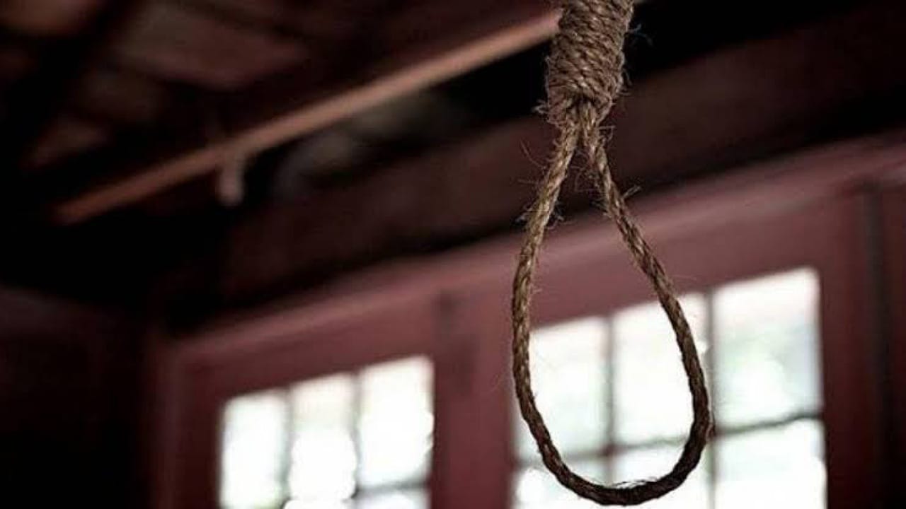 تنفيذ حكم الإعدام بحق 5 رجال إغتصبوا إمرأة
