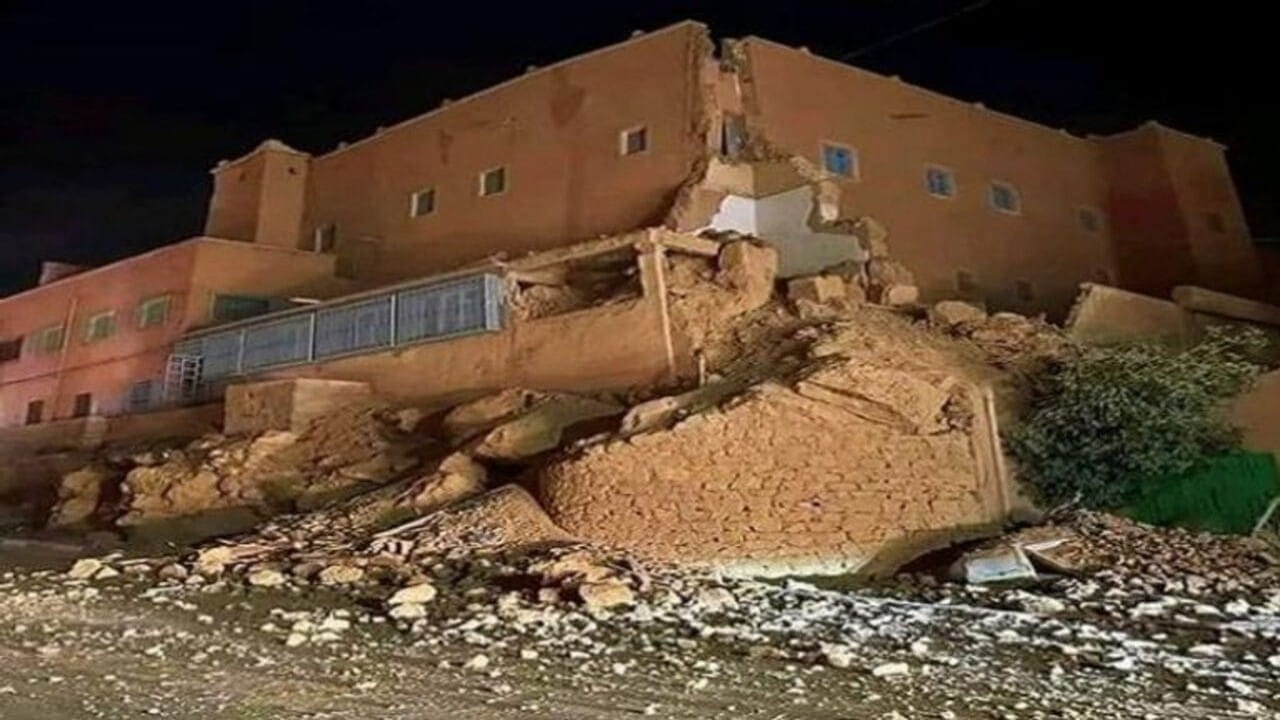 زلزال عنيف يضرب المغرب ويقتل مئات الأشخاص