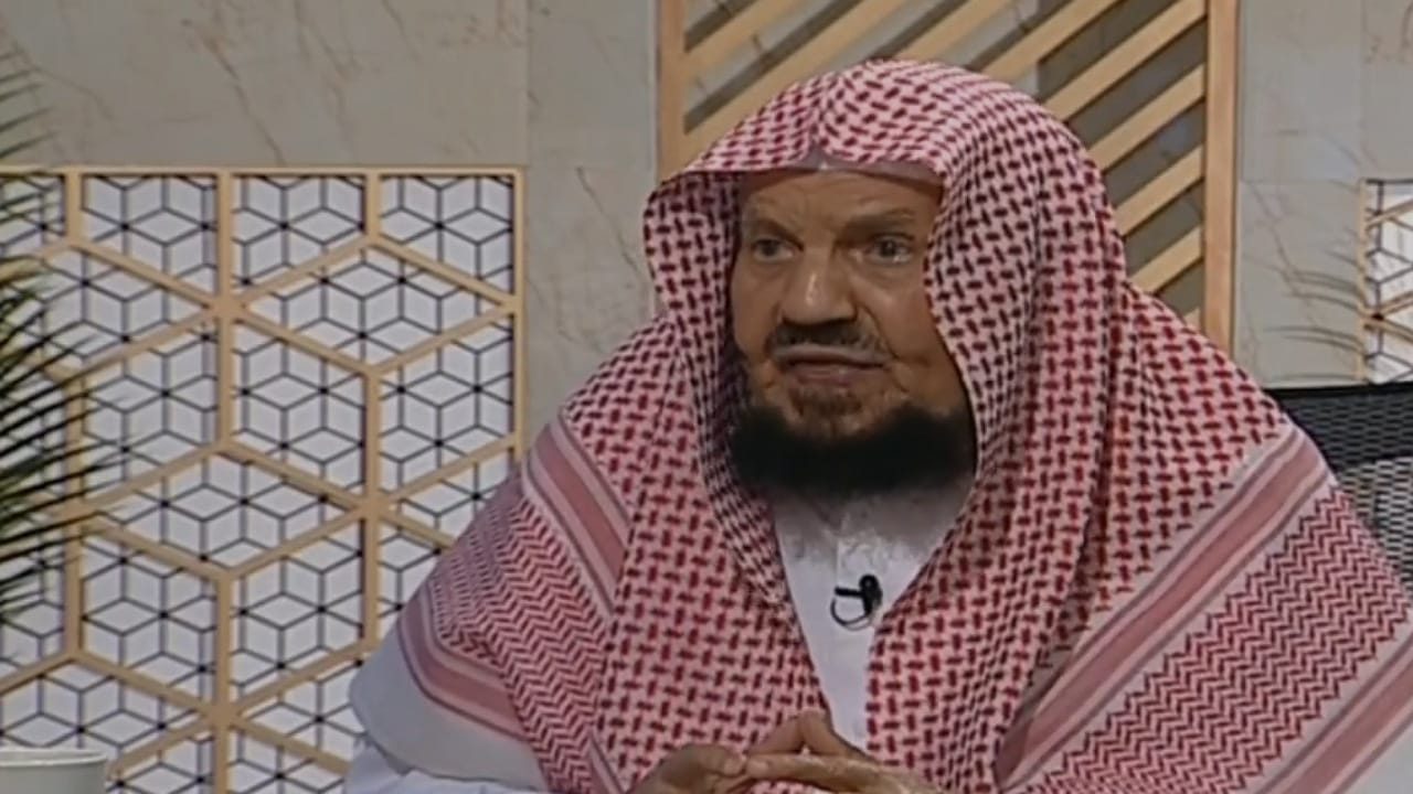الشيخ عبدالله المنيع يوضح حكم التعامل مع من يستخدمون الجن لكشف مواقع الماء .. فيديو