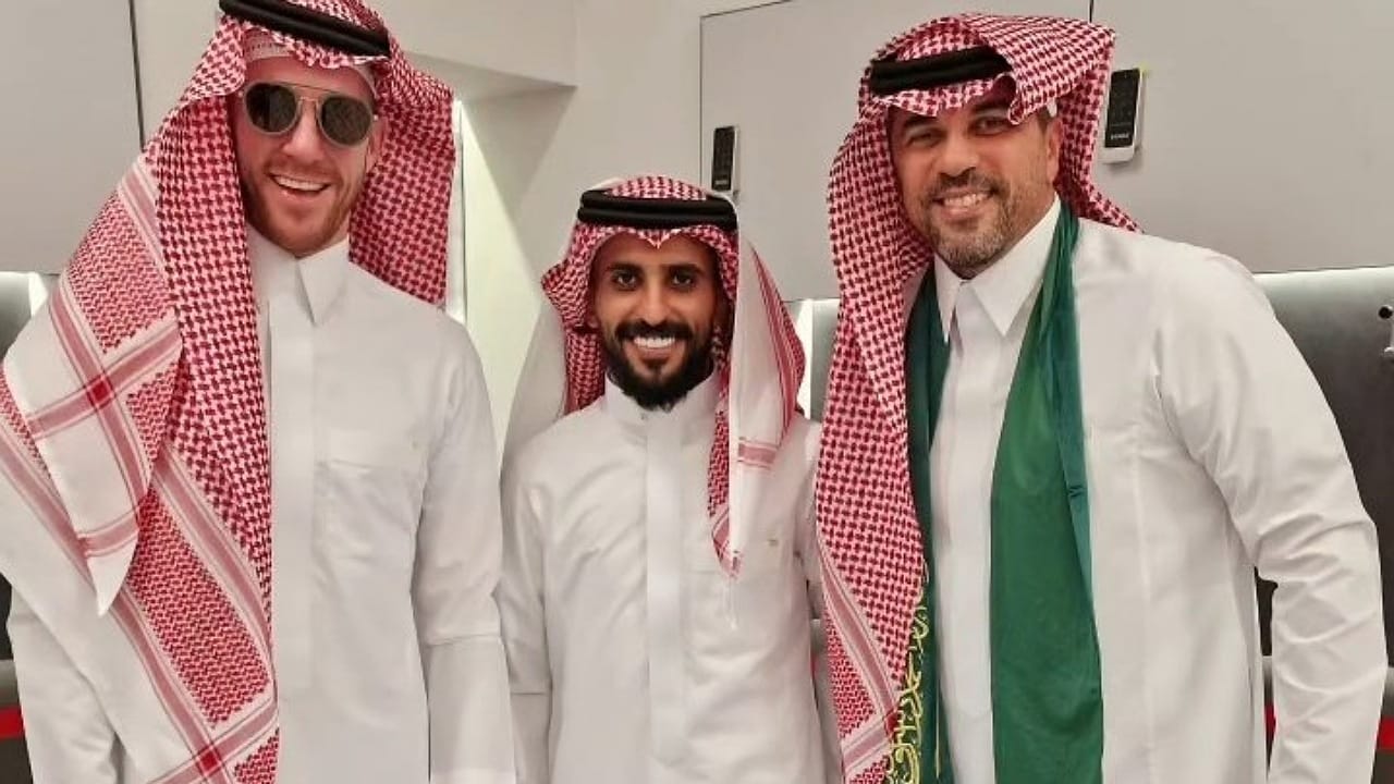 مدرب الحراس وثنائي الإتفاق بالزي السعودي بمناسبة اليوم الوطني .. صورة