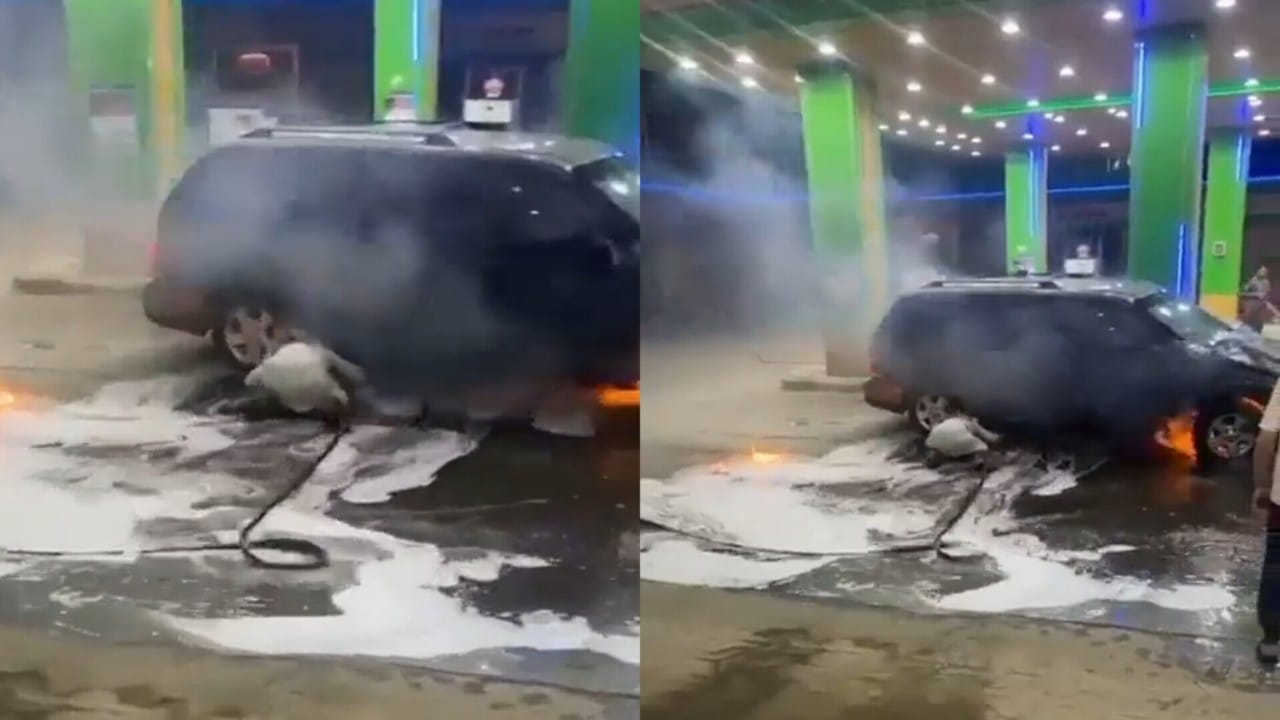 مواطن يخمد نيراناً مشتعلة في سيارة وينقذ محطة وقود من الحريق .. فيديو