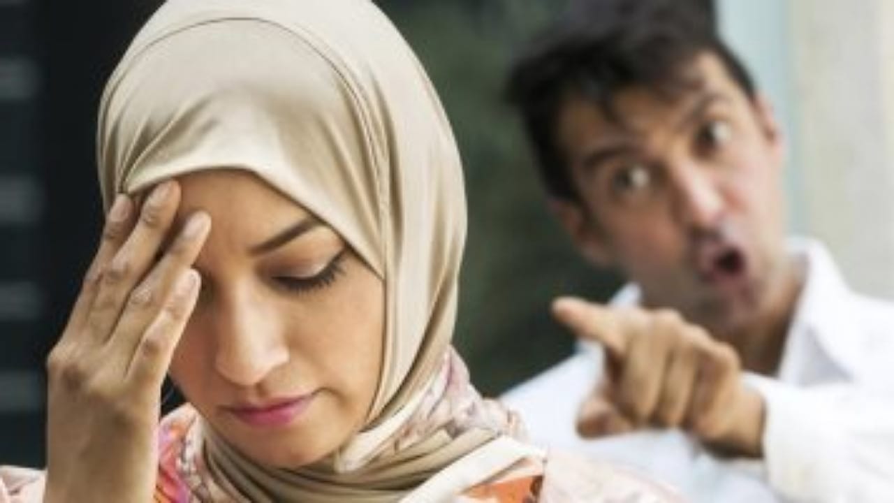مختص يجيب على سؤال متى يكون الطلاق حلا للزوجين؟ .. فيديو