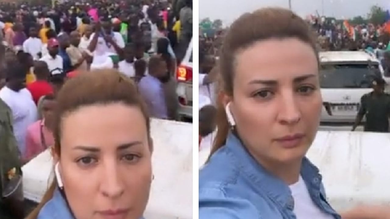 احتجاج الآلاف أمام القاعدة الفرنسية بالنيجر .. فيديو