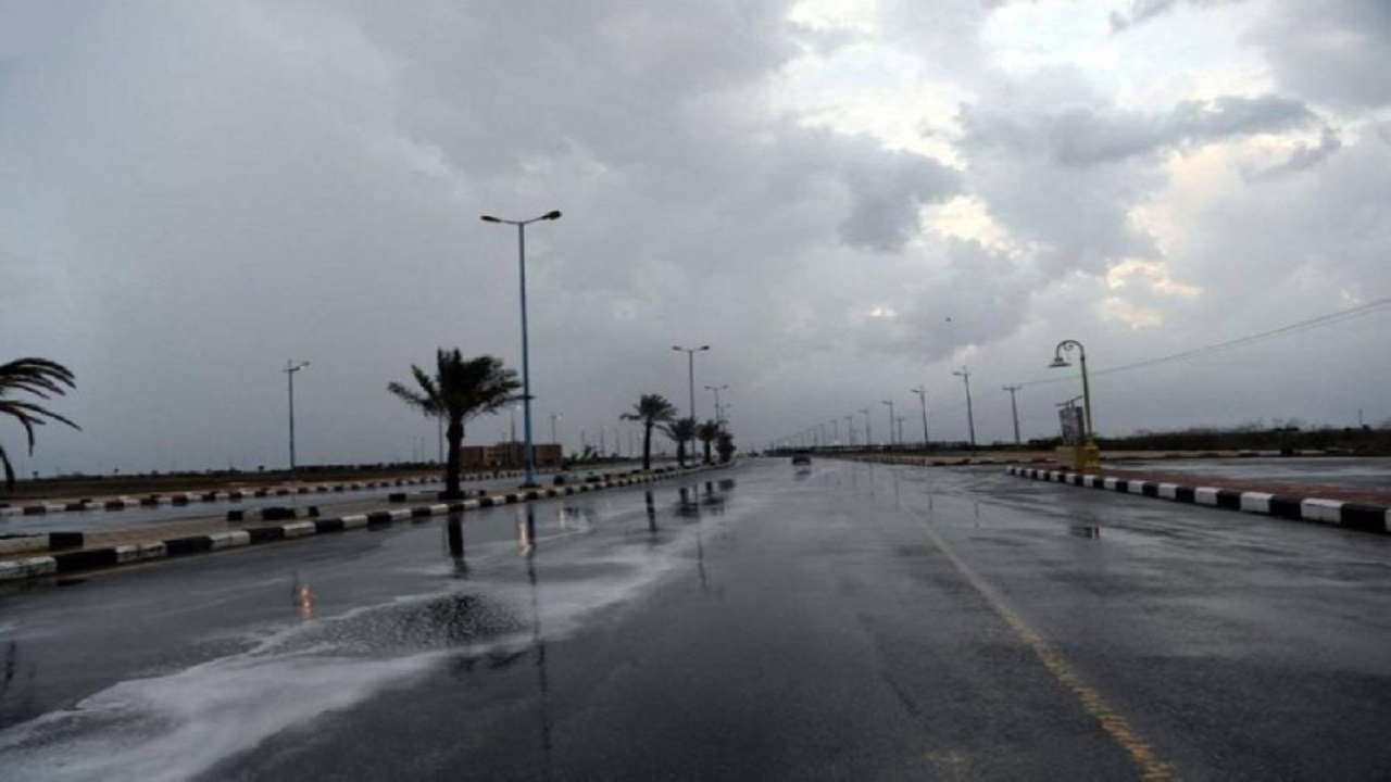 الدفاع المدني يحدز من هطول أمطار رعدية على معظم مناطق المملكة