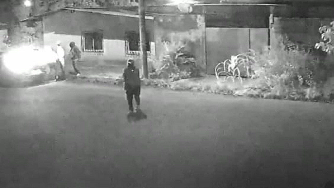 قنبلة تنفجر في أفراد عصابة بالإكوادور.. فيديو