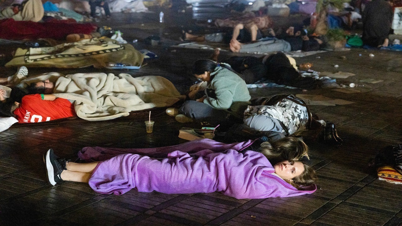 آلاف الأشخاص بلا مأوى بعد زلزال المغرب .. صور
