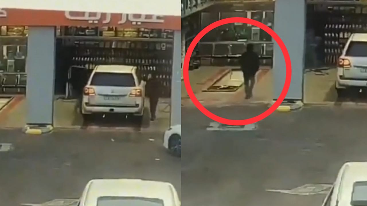 لحظة سرقة سيارة أمام صاحبها في محطة وقود .. فيديو