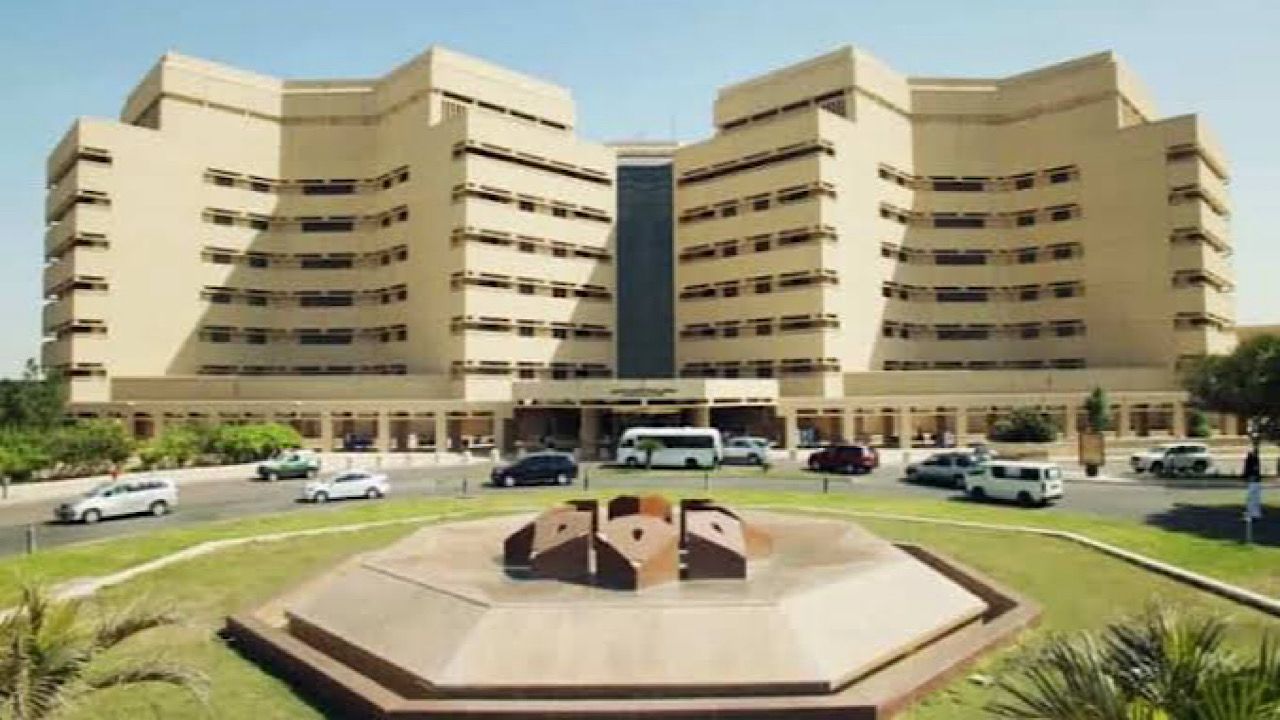 جامعة الملك عبد العزيز توفر 284 وظيفة إدارية وصحية شاغرة