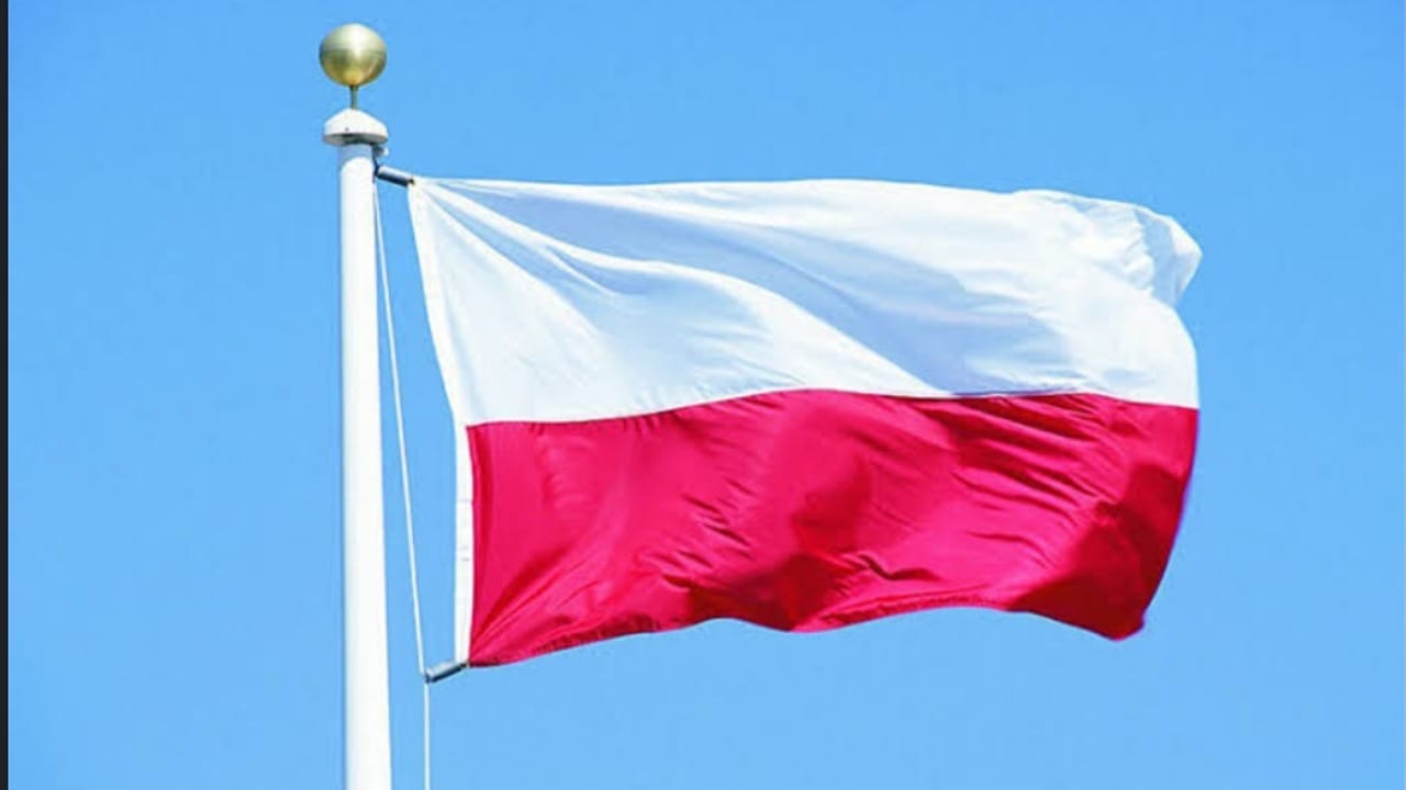 بولندا تحذر زيلينسكي : لن نسمح لك بإهانتنا مرة أخرى