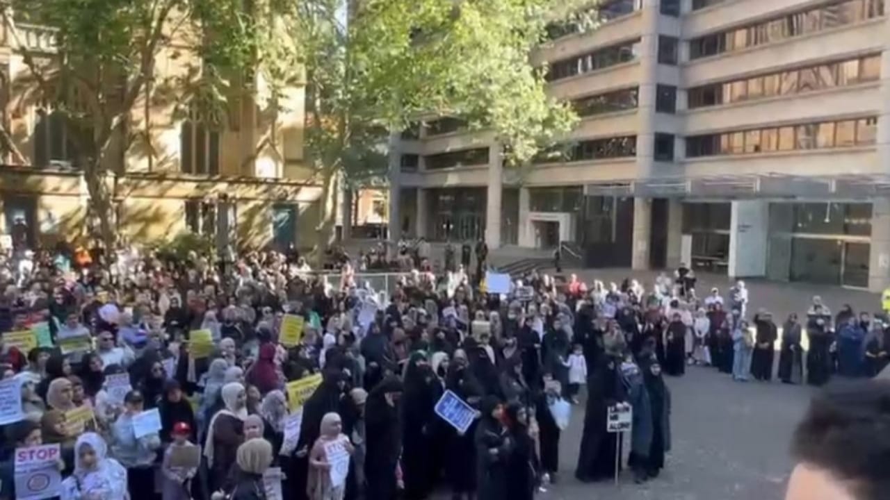 مسيرة احتجاجية في استراليا اعتراضا على تعليم الدروس الجنسية في المدارس