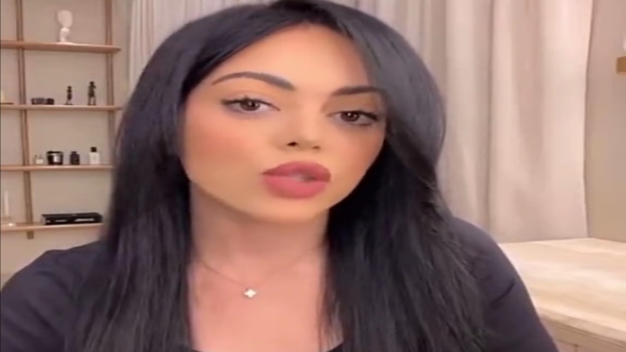 صمود المؤمن للشامتين في شقيقتها: أعراض الناس مو تجارة لحساباتكم.. فيديو