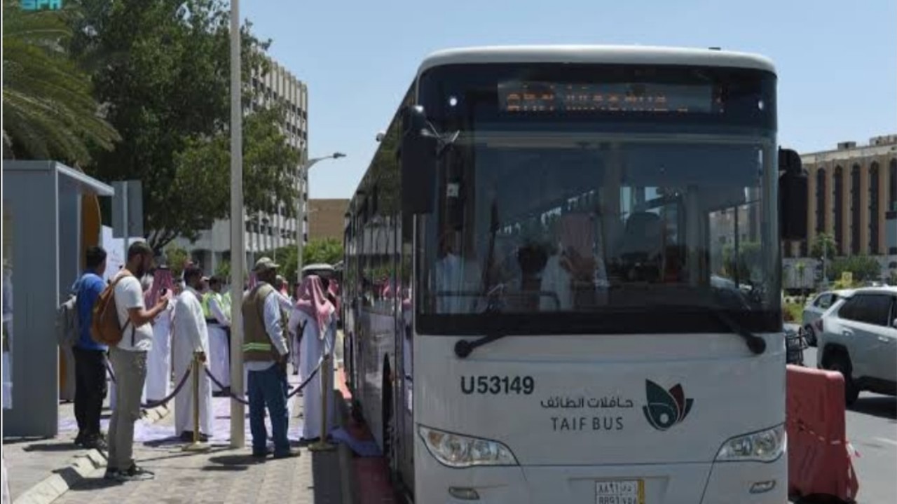 إنطلاق مشروع النقل العام بالحافلات في محافظة الطائف رسمياً.. صور