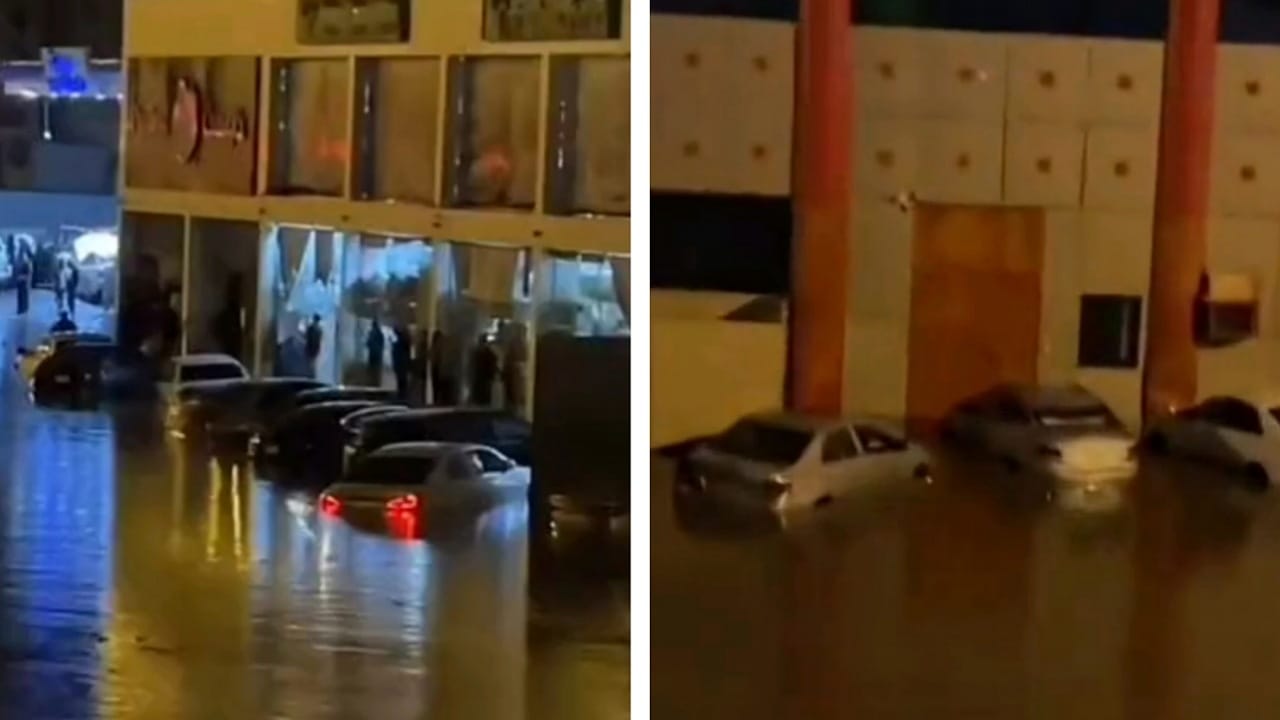السيول تجتاح الشوارع وتغرق السيارات في حي العوالي بمكة..فيديو