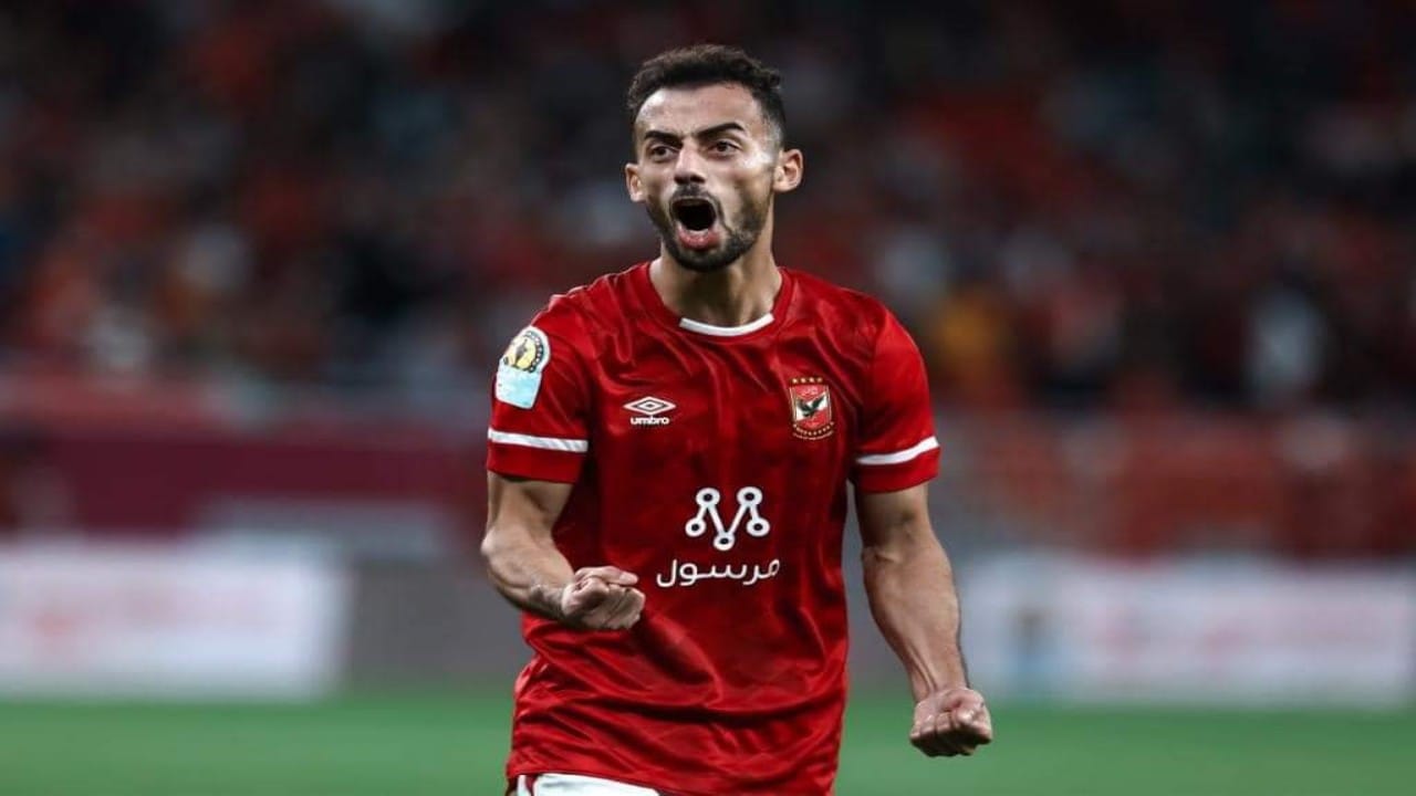 الوكرة القطري ينفي التفاوض مع لاعب الأهلي المصري