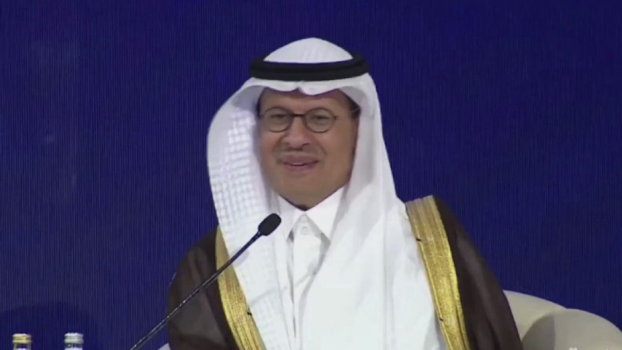 وزير الطاقة: المملكة محتفظة بهويتها البدوية برغم التحول الحديث التي تمر به .. فيديو