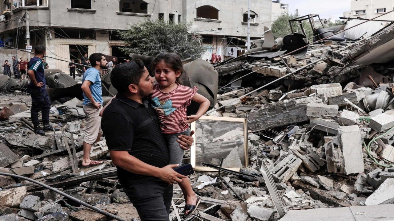 الجيش الإسرائيلي يطالب سكان غزة بالهروب إلى مصر