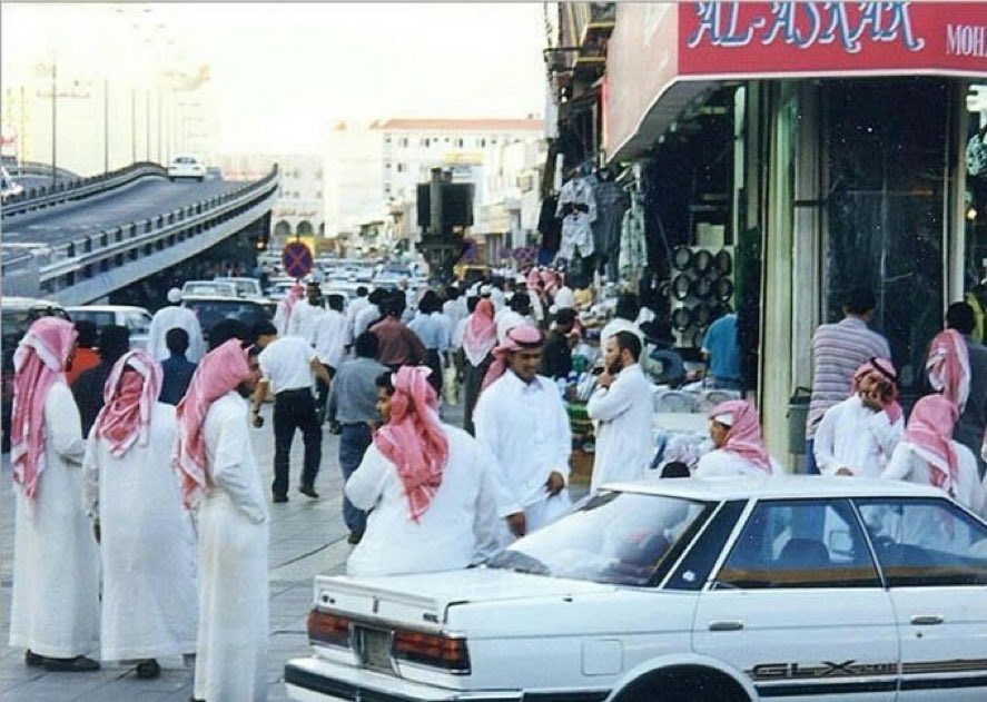 لقطة من الرياض البطحاء في التسعينات ميلادية
