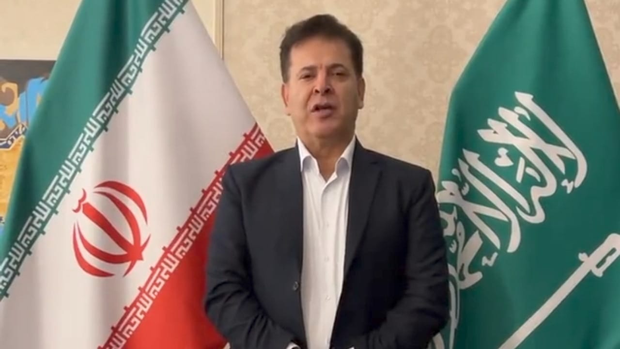 رئيس نساجي يرحب ببعثة الهلال في إيران .. فيديو