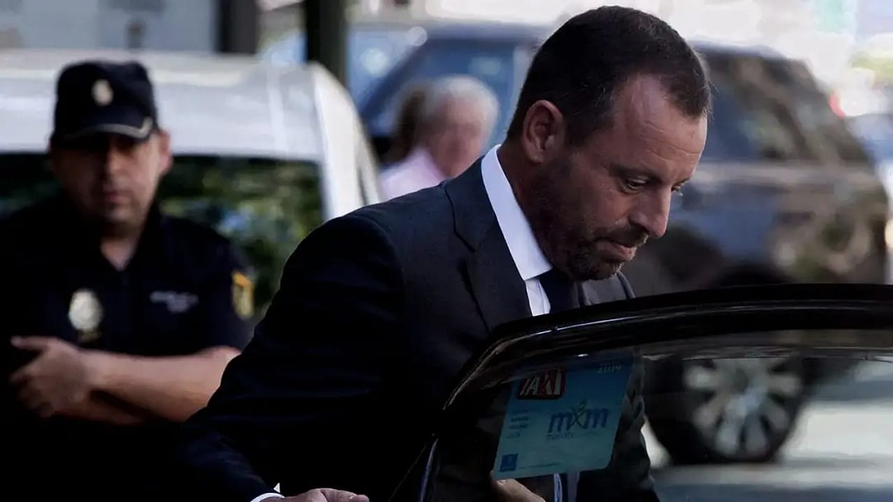 رئيس برشلونة السابق يدافع عن ناديه بعد تورطه بقضية نيغريرا
