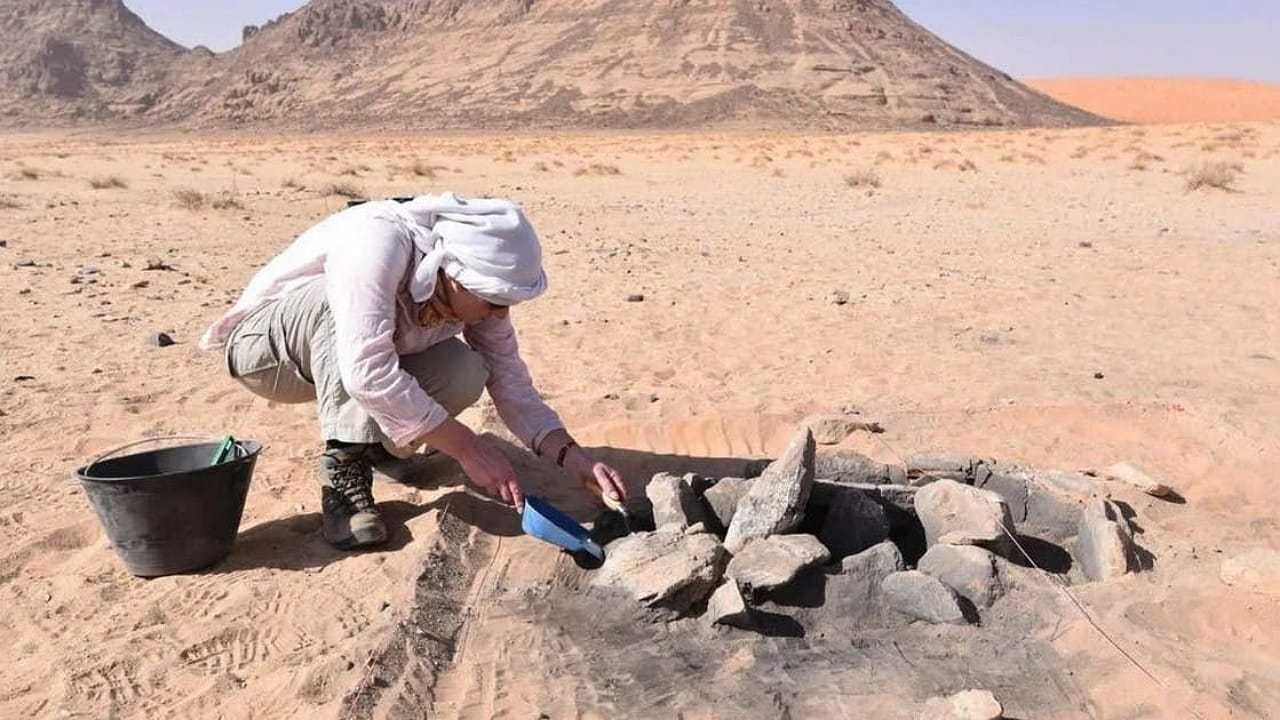 اكتشافات أثرية تعود لفترات ما قبل التاريخ في جبل عراف بحائل..فيديو