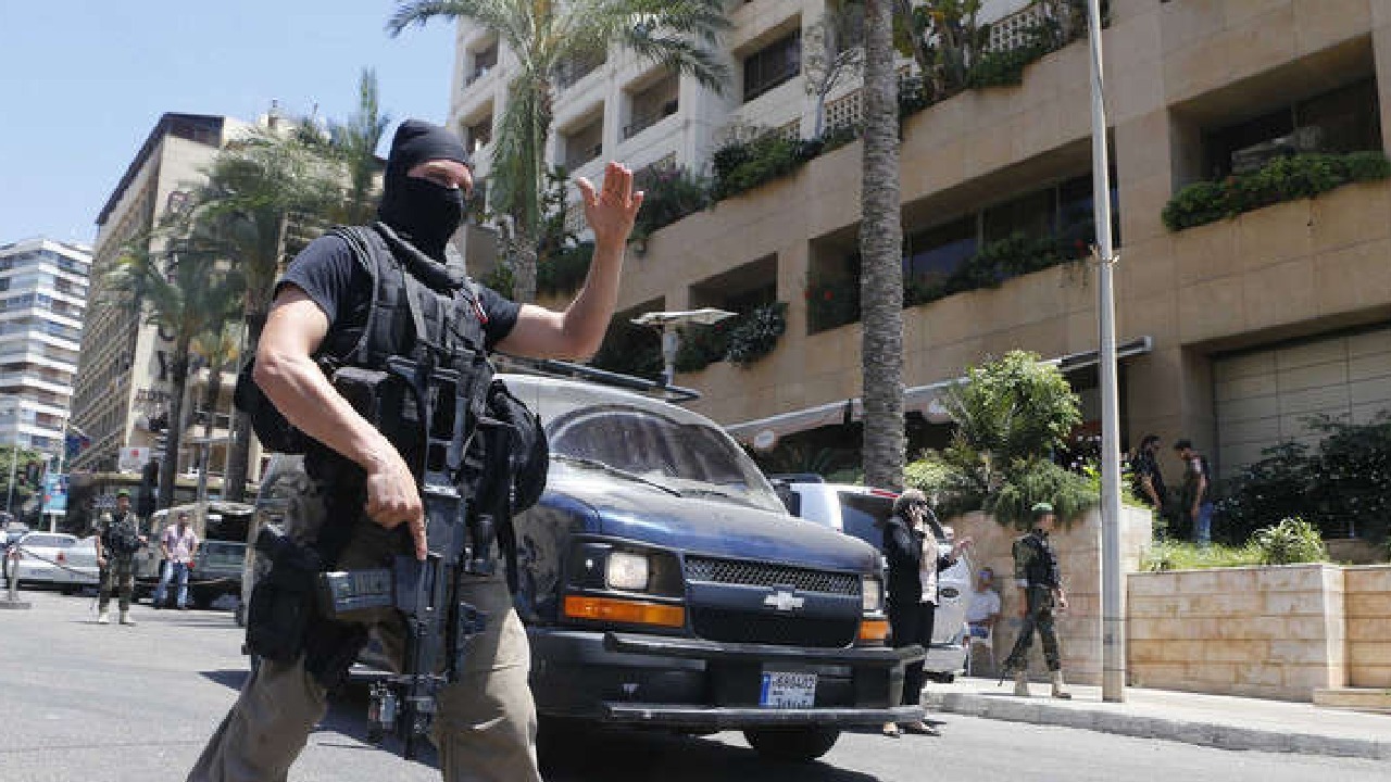 احتجاز ضابط أمن لبناني خلال تمرد في سجن