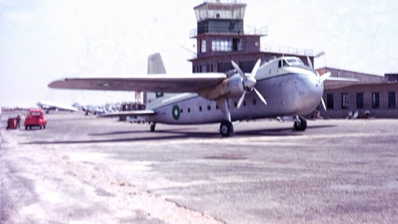صورتان لمطاري جدة والطائف قبل 69 عاما